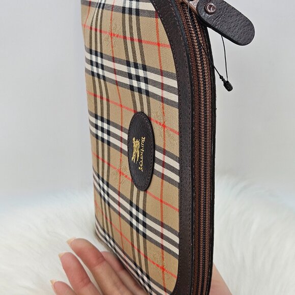 Burberry NovaCheck Cosmetic Clutch - Picture 5 of 14